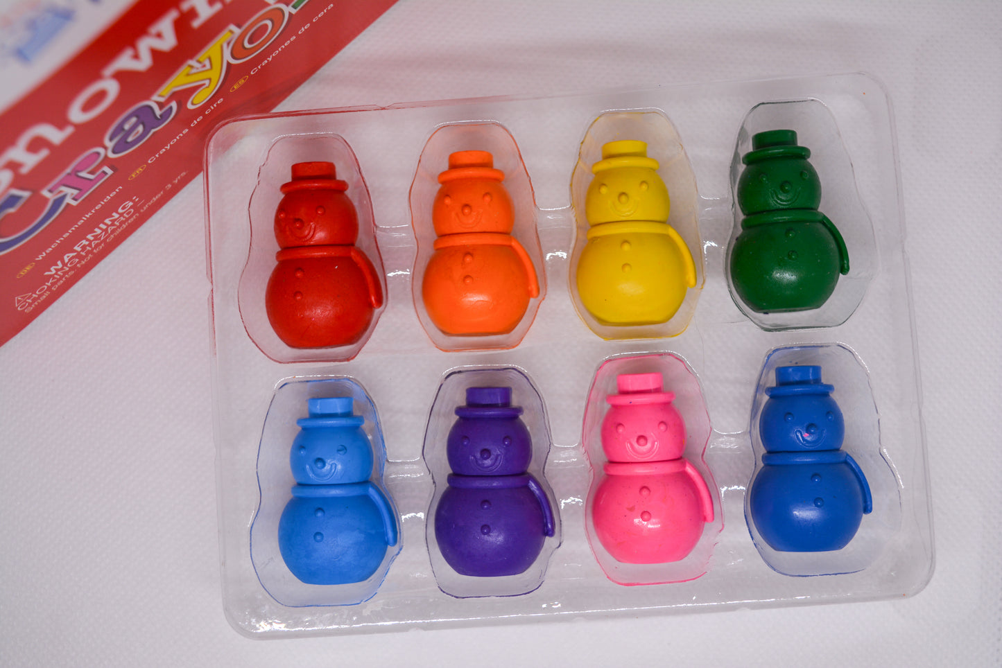 Creioane cerate în formă de omuleți de zăpadă